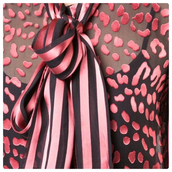 ALICE + OLIVIA Jeannie Tie Neck Blouse - Picture 6 of 12